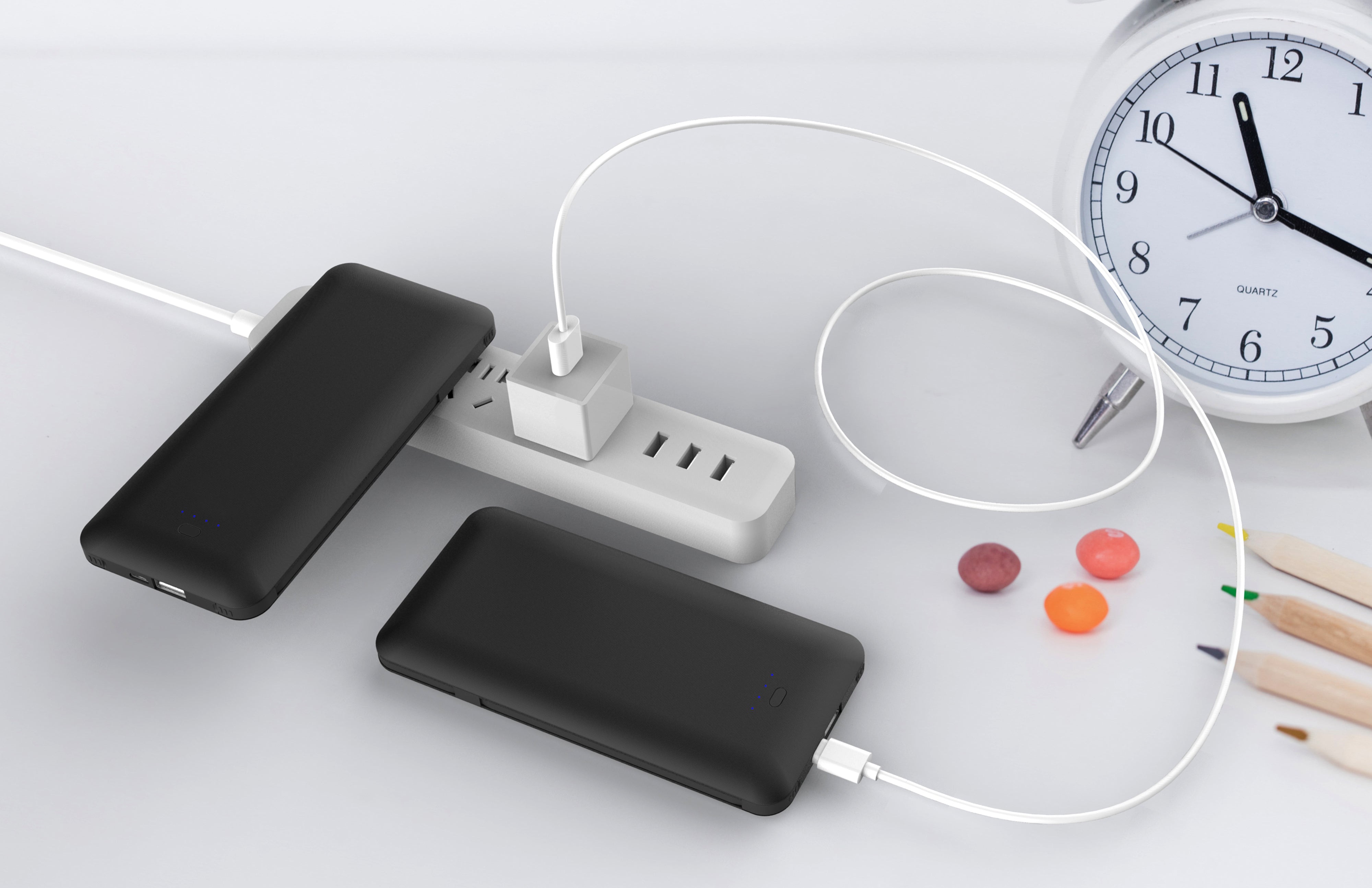 UUTEK RSQ3-A 10000mAh powerbank with AC plug and 3 cables built-in